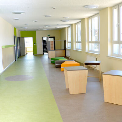 Bild vergr&ouml;&szlig;ern: Herder-Grundschule Flur