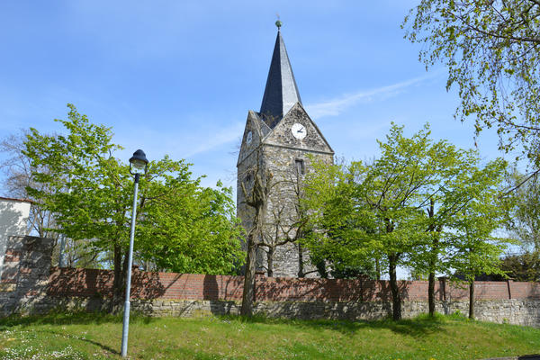 Bild vergr&ouml;&szlig;ern: Gro�korbetha Kirche