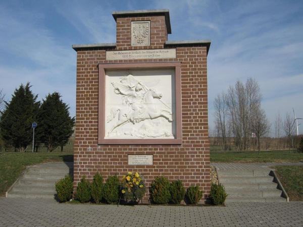 Bild vergr&ouml;&szlig;ern: Reichardtswerben Denkmal Schlacht bei Rossbach