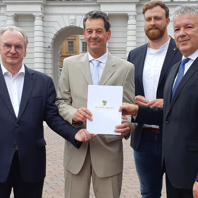 Bild vergr&ouml;&szlig;ern: 2022-07-14 F�rdermittel Schloss und Sch�tz-Haus