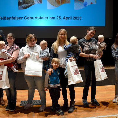 Bild vergr&ouml;&szlig;ern: Geburtstaler �bergabe 4