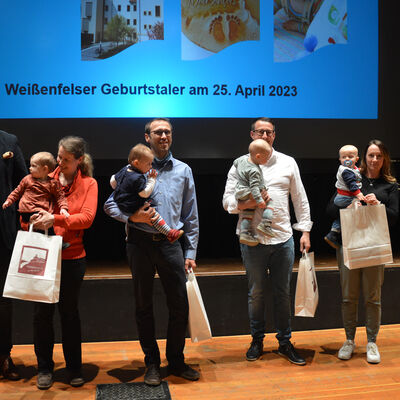 Bild vergr&ouml;&szlig;ern: Geburtstaler �bergabe 5