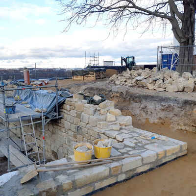 Bild vergr&ouml;&szlig;ern: Schlossmauer Terrasse Januar 2023
