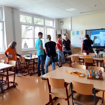 Bild vergr&ouml;&szlig;ern: Grundschule Tagewerben �bergabe Klassenzimmer
