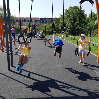 Bild vergr&ouml;&szlig;ern: Fitnessanlage Neustadtpark Ringe
