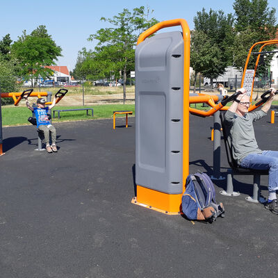 Bild vergr&ouml;&szlig;ern: Fitnessanlage Neustadtpark Krafttraining