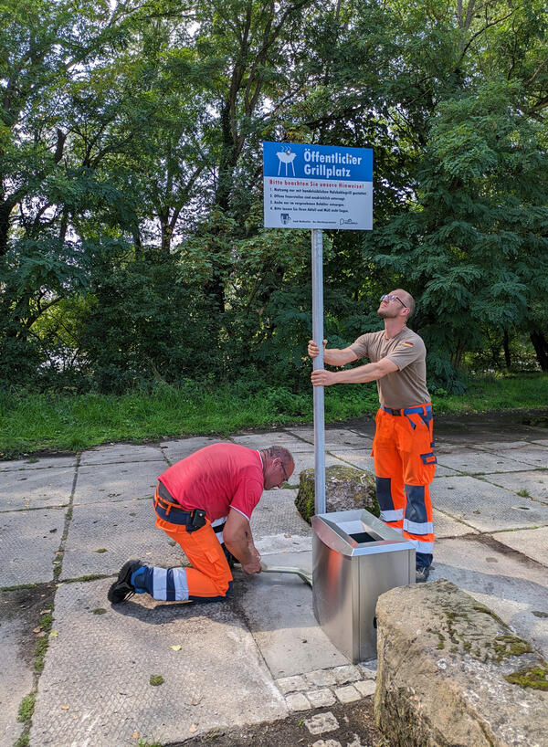 Bild vergr&ouml;&szlig;ern: Grillplatz Hinweisschild Frank Reimer Daniel Sch�l