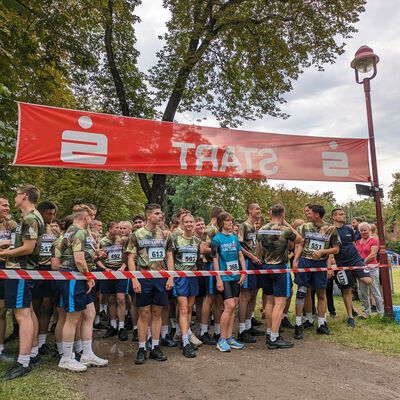 Bild vergr&ouml;&szlig;ern: Lauf gegen Gewalt 2023 Start