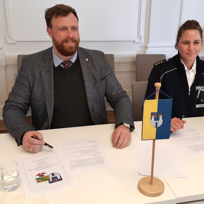 Bild vergr&ouml;&szlig;ern: 2023-04-24 Kooperationsvertrag Polizei Stadt