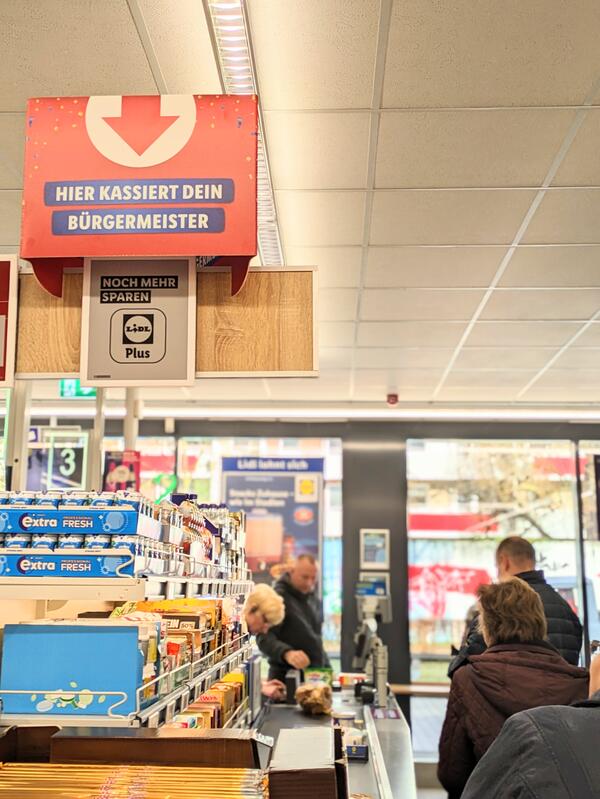 Bild vergr&ouml;&szlig;ern: Lidl B�rgermeister kassiert