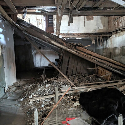 Bild vergr&ouml;&szlig;ern: J�denstra�e 5 Hinterhaus eingest�rzte Decke