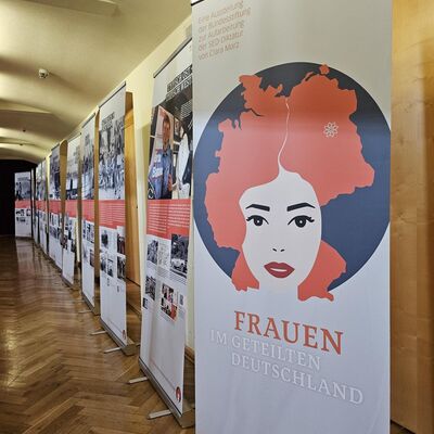 Bild vergr&ouml;&szlig;ern: Frauentag Festveranstaltung 2025 Ausstellung