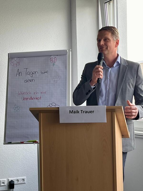 Bild vergr&ouml;&szlig;ern: Frauengesundheitsb�rse_F�r Maik Trauer ist die Frauengesundheitsb�rse ein Alleinstellungsmerkmal