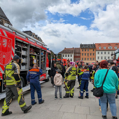 Bild vergr&ouml;&szlig;ern: Besichtigung neue Feuerwehrfahrzeuge