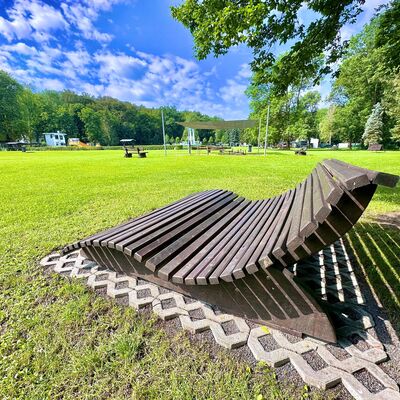 Bild vergr&ouml;&szlig;ern: Freibad Sonnenliege