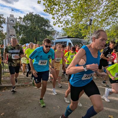 Bild vergr&ouml;&szlig;ern: Lauf gegen Gewalt Start