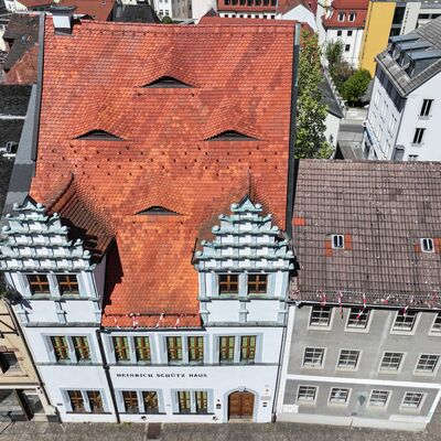 Bild vergr&ouml;&szlig;ern: Heinrich-Sch�tz-Haus mit Anbau