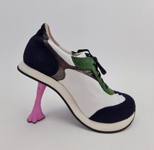 Bild vergr&ouml;&szlig;ern: Kaugummischuh Schuhpatenausstellung