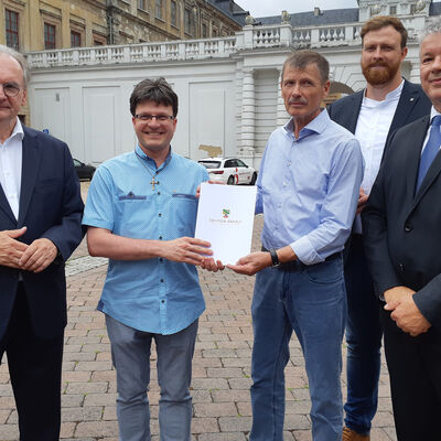 Bild vergr&ouml;&szlig;ern: F&ouml;rdermittelbescheid Heinrich-Sch&uuml;tz-Haus Erweiterungsbau