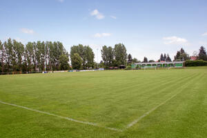 Bild vergrößern: Sportplatz Langendorf 5