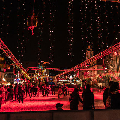 Bild vergrößern: Weihnachtsmarkt Eislaufbahn